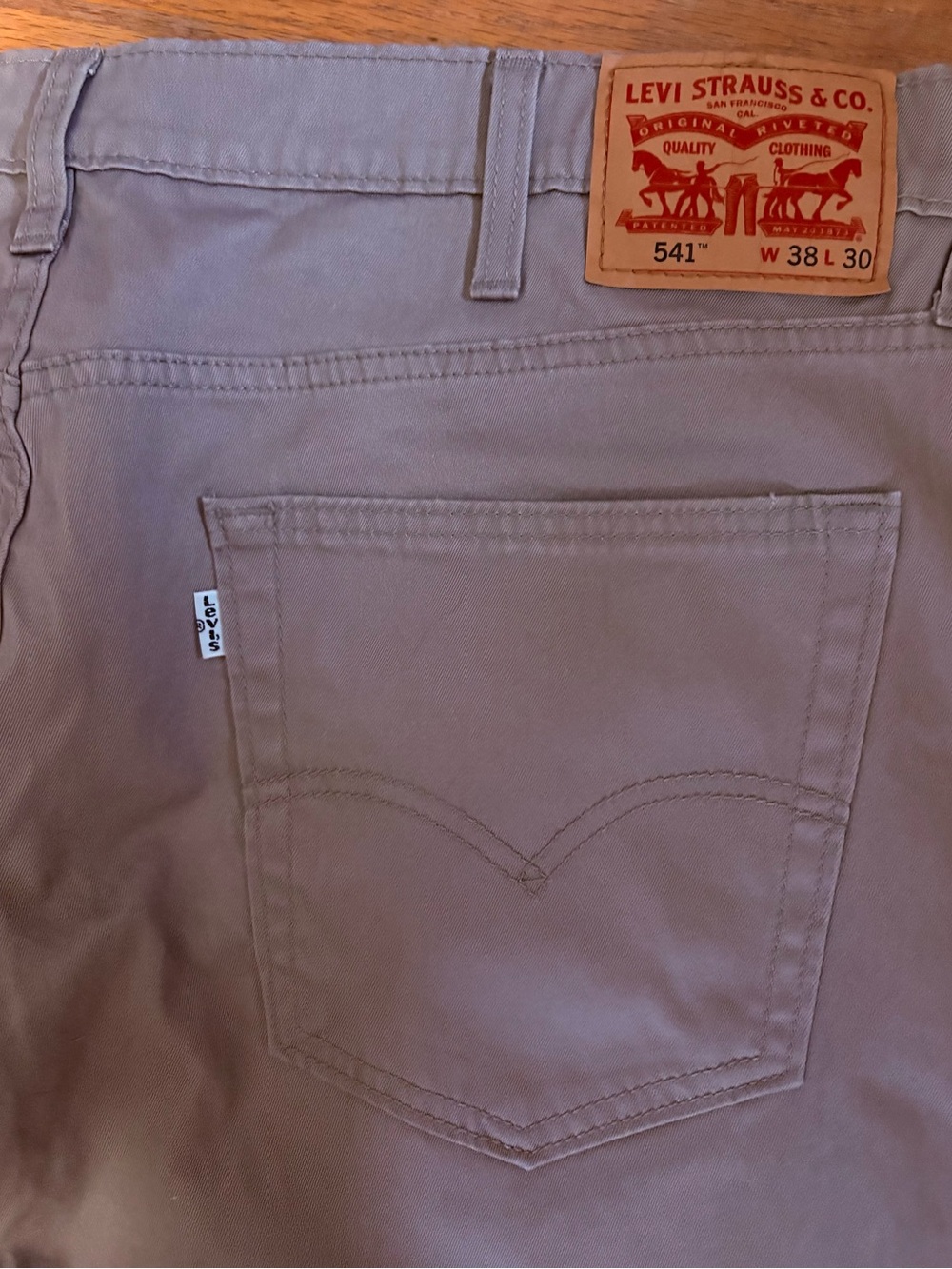 Levi's 541 Relaxed Fit Men's Jeans in Taupe Brown